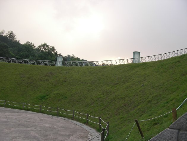 正面からみて右側の風景